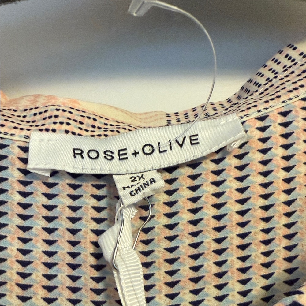 Rose & Olive Geometric Blouse - Pink and Navy Size 2X NWT - Picture 2 of 3